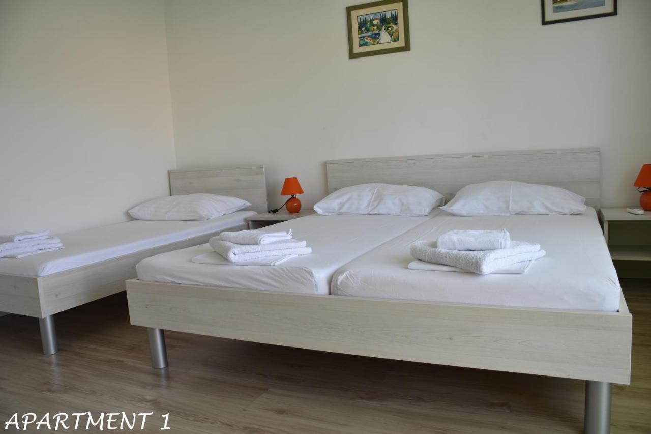 Apartments Luka Trogir Exterior foto
